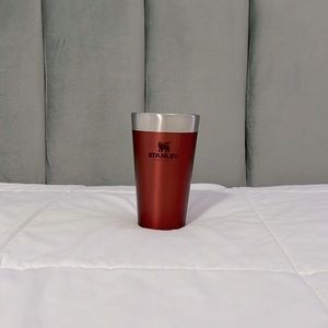 Stainless steel Stanley cup 16 ounces.never been used no dents or scratches.